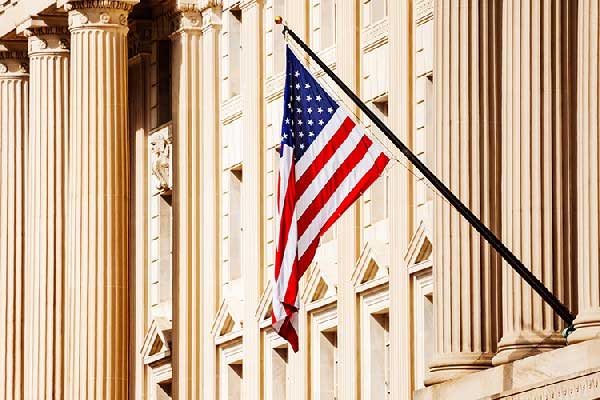 尽管特朗普予以反驳 但有关关税缩小范围的报道仍致使美元下挫