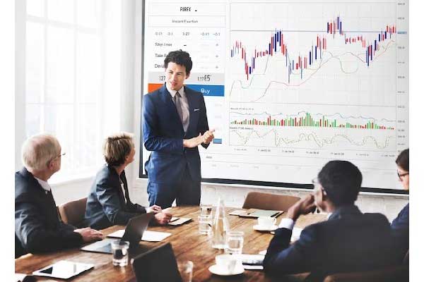 尽管特朗普予以反驳 但有关关税缩小范围的报道仍致使美元下挫